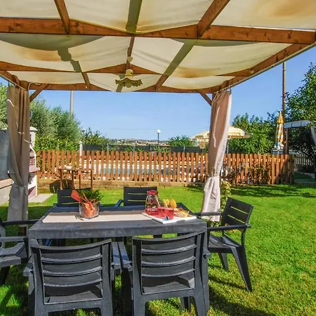 2 Bedroom Beautiful In Corridonia