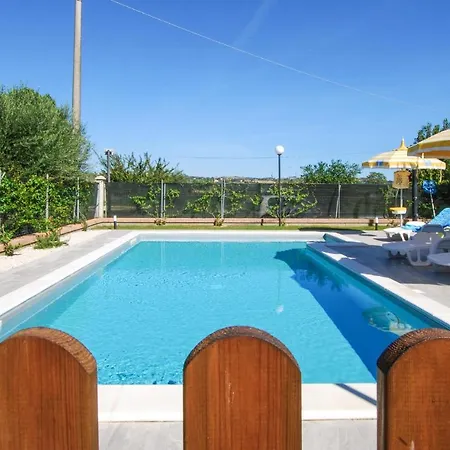 2 Bedroom Beautiful In Corridonia