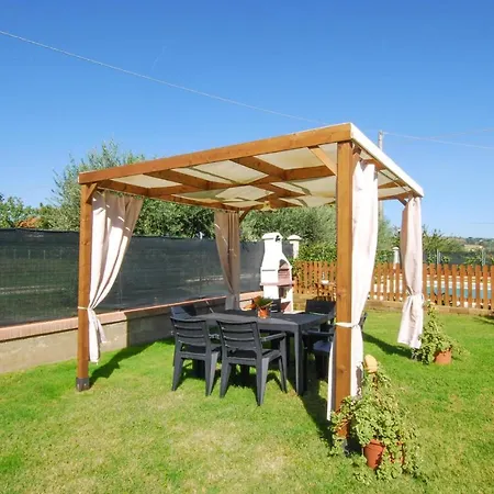 Сasa de vacaciones 2 Bedroom Beautiful In *