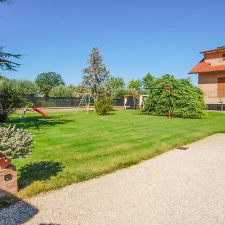Сasa de vacaciones 2 Bedroom Beautiful In Corridonia